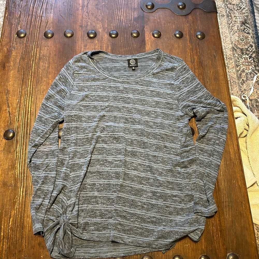 Bobeau Gray Striped Long Sleeve Top
